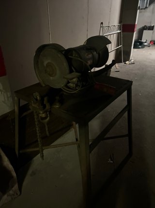 Amoladora de pie con mesa escucho ofertas o canbio