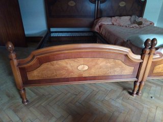 Camas de madera estilo clásico