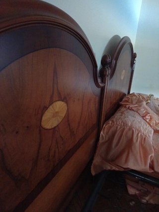 Camas de madera estilo clásico