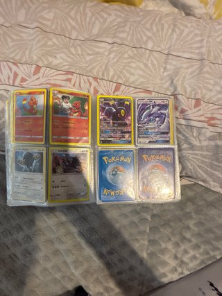 Álbum de cartas Pokémon antiguas