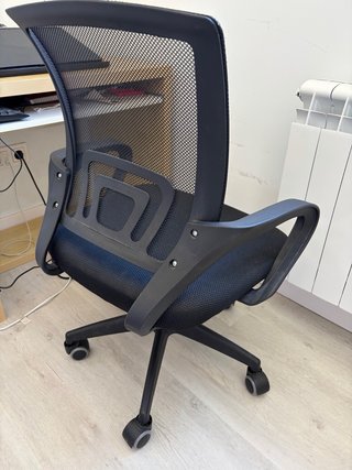 Mesa escritorio y silla madera