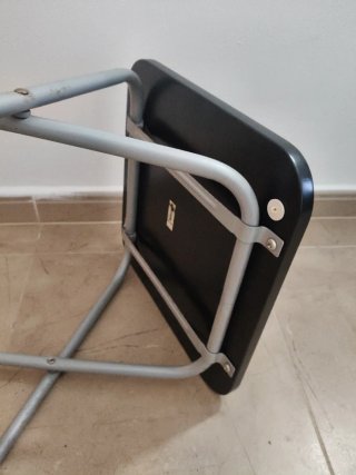 Mesa auxiliar negra,no se pliega
