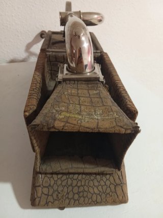 Gramófono antiguo con manivela Piter Pan