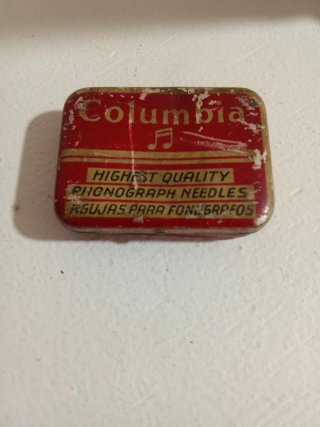 Gramófono antiguo con manivela Piter Pan