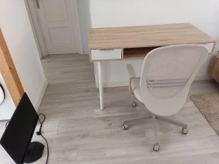 Silla de oficina beige y gris