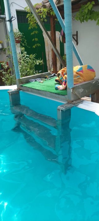 Escalera para piscina elevada