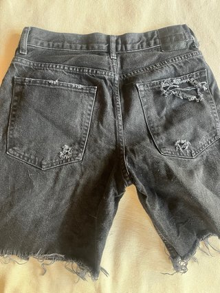 Pantalón corto vaquero Bershka desgastado talla 38
