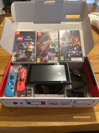 Nintendo Switch + 3 Juegos