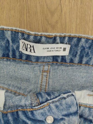 Zara Shorts Vaqueros Desgastados Talla M