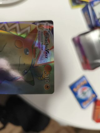 Carta Pokémon Pikachu VMAX Gigamax(arcoiris)