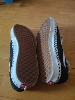Zapatillas Vans Negras y Blancas
