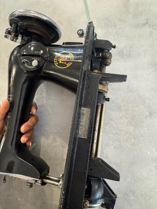 Máquina de coser Alfa antigua