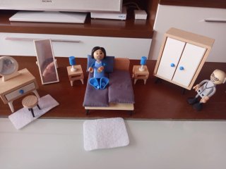 Casa de muñecas y accesorios