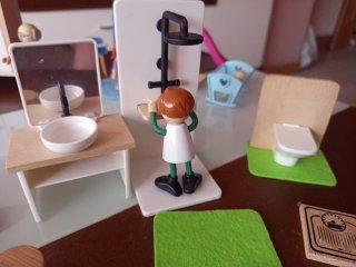 Casa de muñecas y accesorios