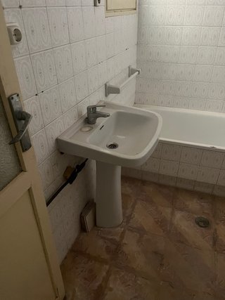 Lavabo de cerámica blanco
