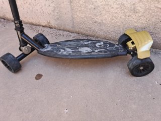 Patinete 4 ruedas poco uso