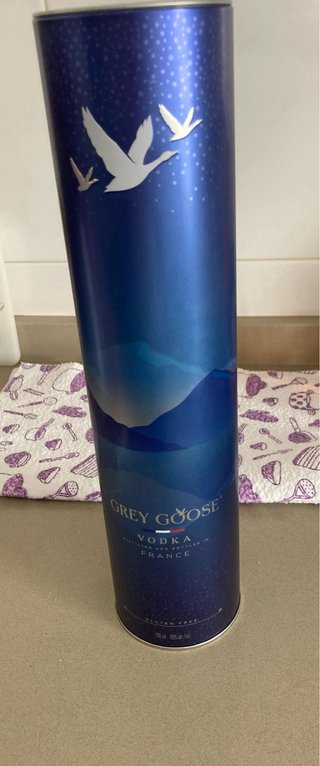 Estuche/ Tubo + bottekla Vodka Grey Goose