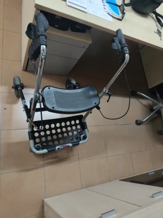 Andador 4 ruedas con asiento