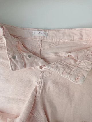 Shorts vaqueros rosas deshilachados
