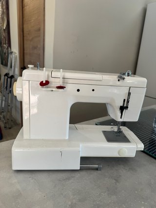 Máquina de coser WERTHEIM