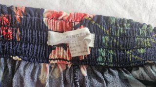 Pantalón corto estampado flores