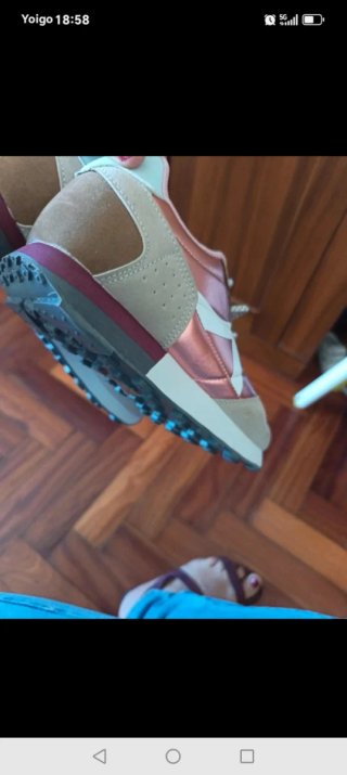 Tenis Casuales Beige y Rosa