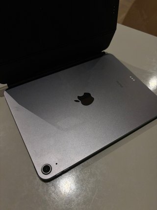 iPad Air Wi-Fi 128GB Gris Espacial y MagicKeyboard