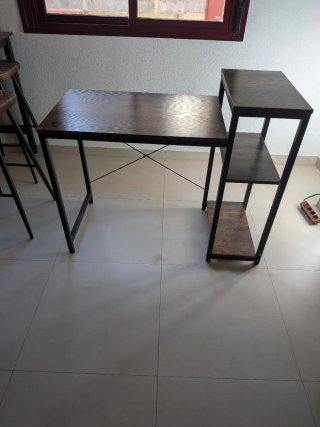 Escritorio con estantería madera y metal