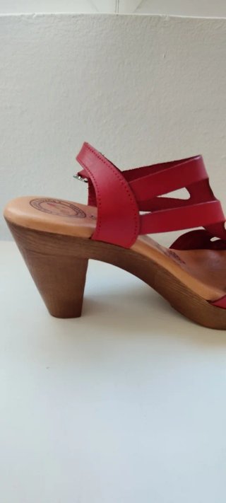 Sandalias de piel rojas