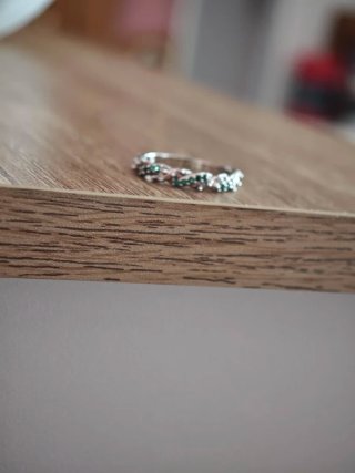 Anillo plata con piedras verdes