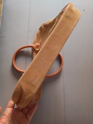 Elegante maletin flexible en ante y piel.