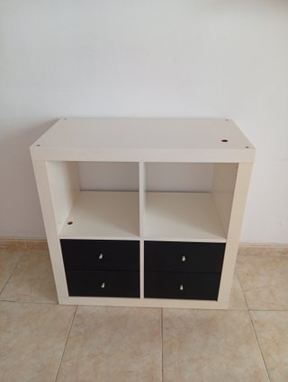 Estantería IKEA KALLAX Blanca y Negra