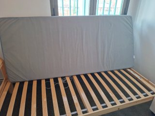 Cama IKEA LURÖY 90x200 + colchoneta. 6 MESES uso