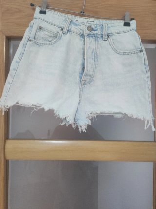 Shorts vaqueros Stradivarius claros Talla S