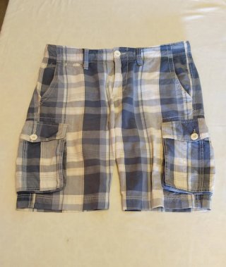 2 Bermudas de hombre blanco y a cuadros