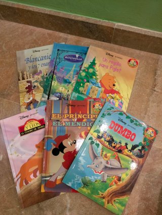Lote 44 libros cuentos de Disney