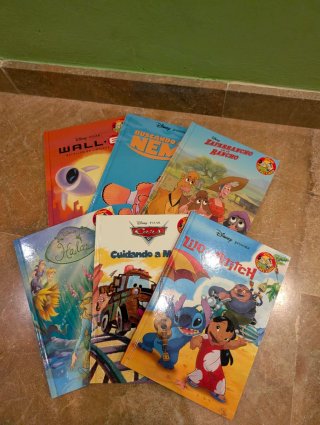 Lote 44 libros cuentos de Disney