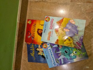 Lote 44 libros cuentos de Disney