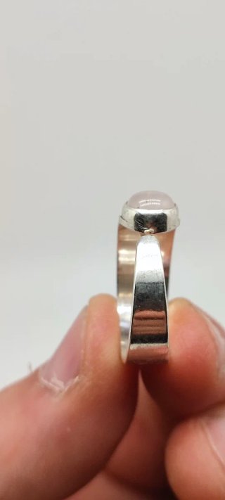Anillo ajustable de Plata y Cuarzo Rosa.