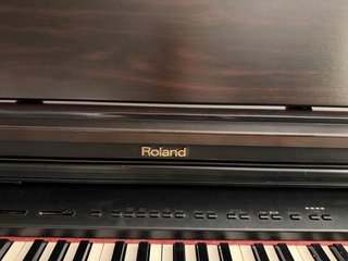 Piano Roland HP-236