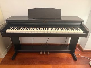 Piano Roland HP-236