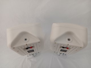 Altavoces blancos de pared direccional