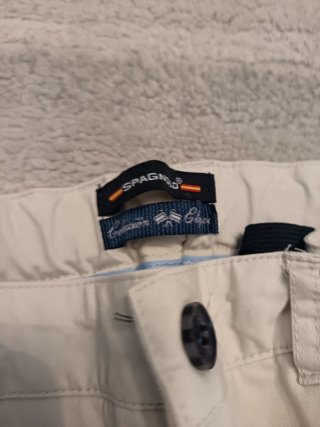 Pantalón crema estilo español