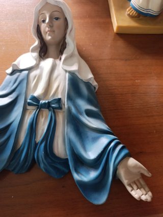 Figura de Virgen de la Paz