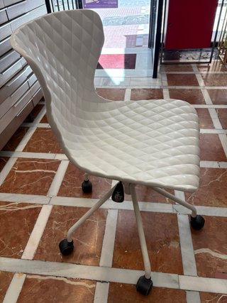 2 Sillas giratoria blanca de plástico