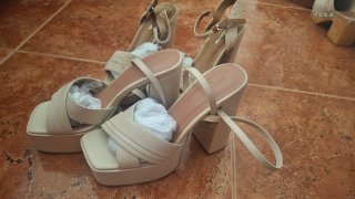 Sandalias de plataforma beige