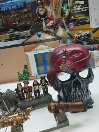 4 Figuras Piratas del Caribe, Calavera Megablok