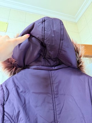 Chaqueta acolchada color vino