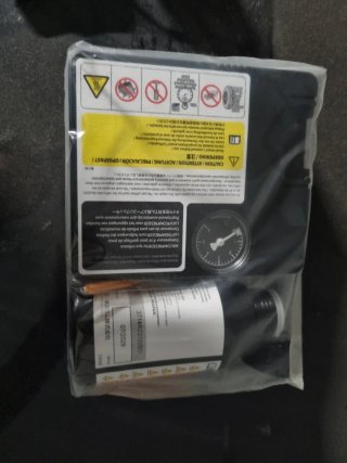 Compresor y kit reparación pinchazos
