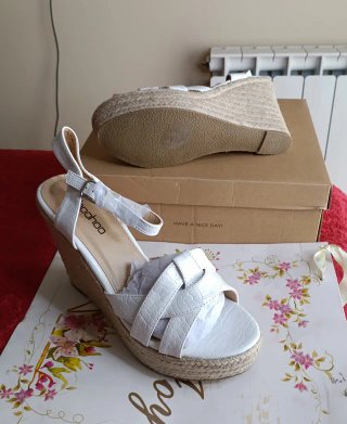 Cuñas blancas talla 41 nuevas